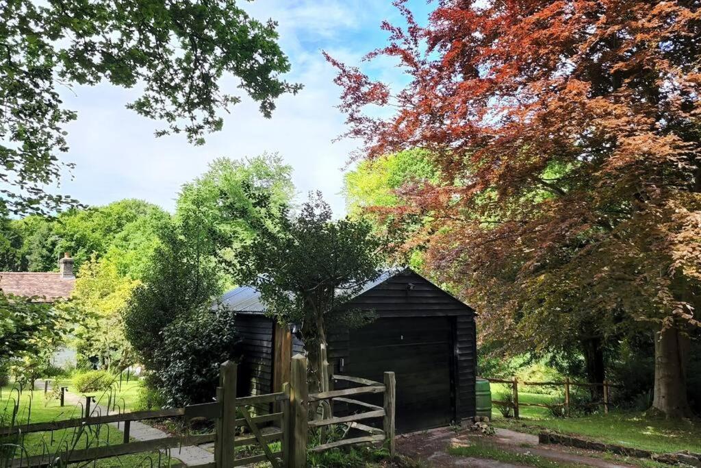 Ashdown Forest Character Cottage, 18Th Century Crowborough Bagian luar foto