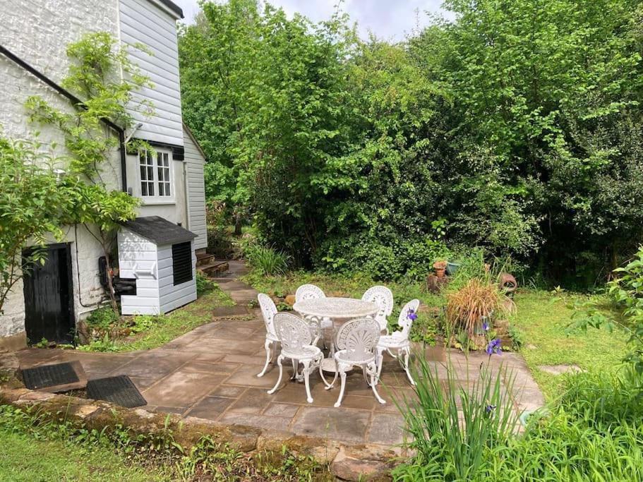 Ashdown Forest Character Cottage, 18Th Century Crowborough Bagian luar foto